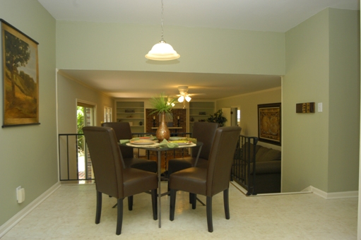 3457 Palace Court Breakfast Room