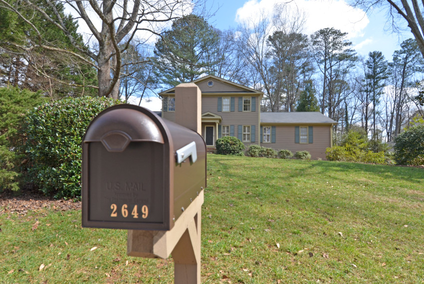 2649 Apple Orchard Rd mailbox