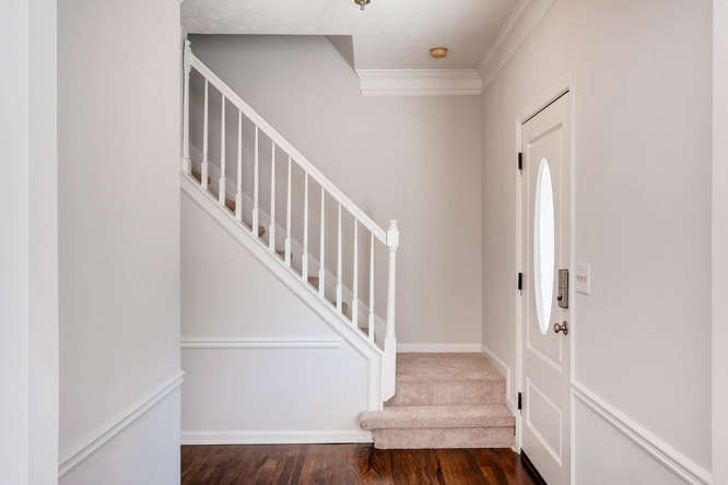 547 Ravinia Way Lawrenceville-small-023-10-Stairway-666x445-72dpi