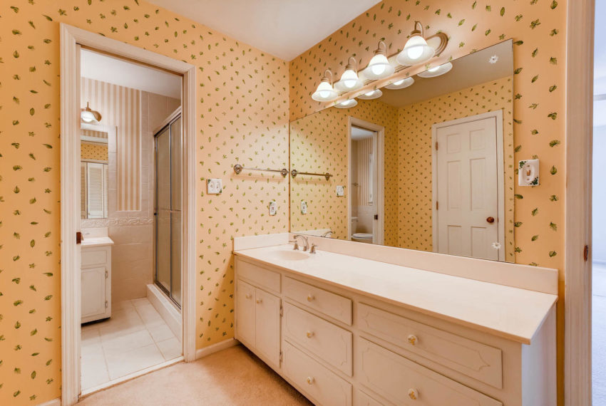 2556 midvale Forest Drive-large-023-29-2nd Floor Master Bathroom-1499x1000-72dpi