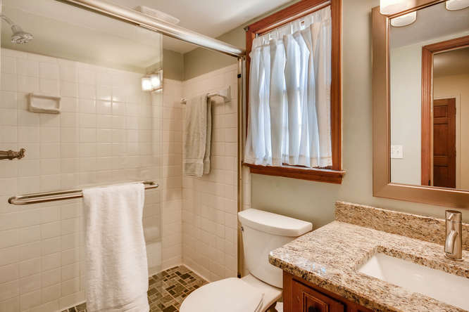 2548 Midvale Forest Drive-small-018-14-Bathroom-666x445-72dpi