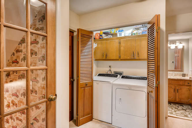 2548 Midvale Forest Drive-small-031-22-Laundry Room-666x445-72dpi