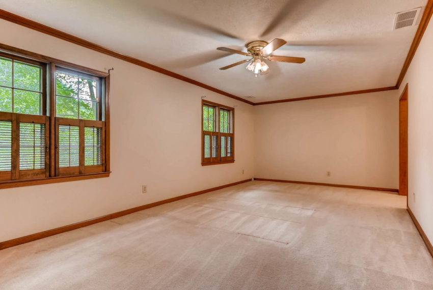 3592 Coldwater Canyon Ct-large-017-23-2nd Floor Master Bedroom-1499x1000-72dpi