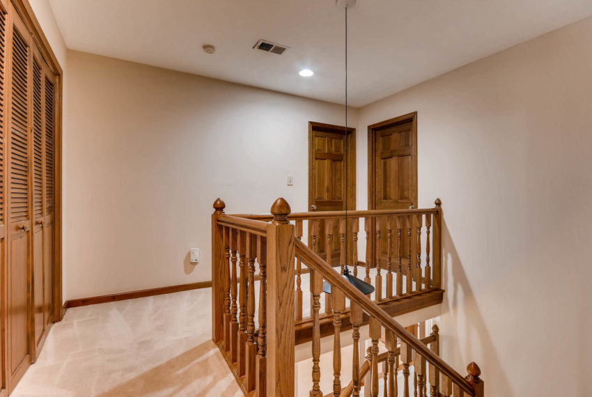 3592 Coldwater Canyon Ct-large-025-30-2nd Floor Hallway-1499x1000-72dpi