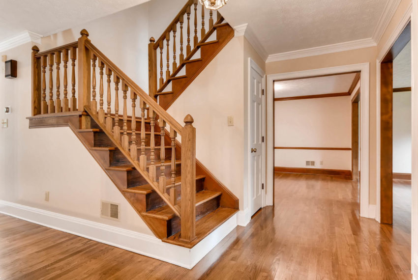 3592 Coldwater Canyon Ct-large-026-15-Stairway-1499x1000-72dpi