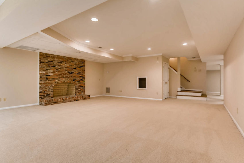 3592 Coldwater Canyon Ct-large-031-21-Lower Level Living Room-1499x1000-72dpi