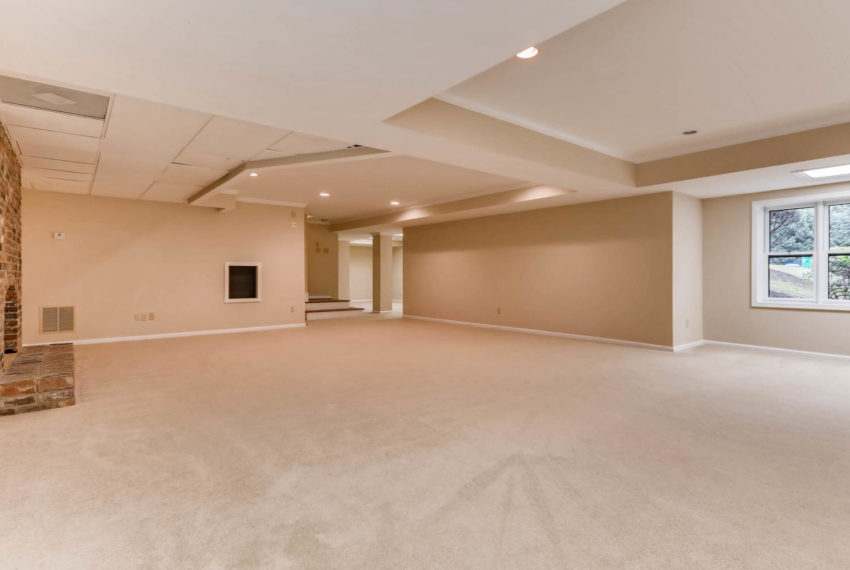 3592 Coldwater Canyon Ct-large-032-41-Lower Level Living Room-1499x1000-72dpi