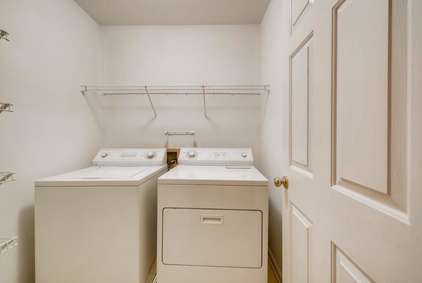 2475 Kings Arms Point Atlanta-large-030-027-2nd Floor Laundry Room-1500x1000-72dpi