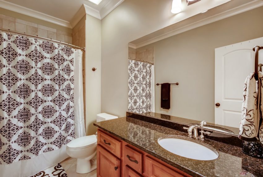 2273 Melinda Drive NE Atlanta GA - Web Quality - 022 - 25 2nd Floor Bathroom