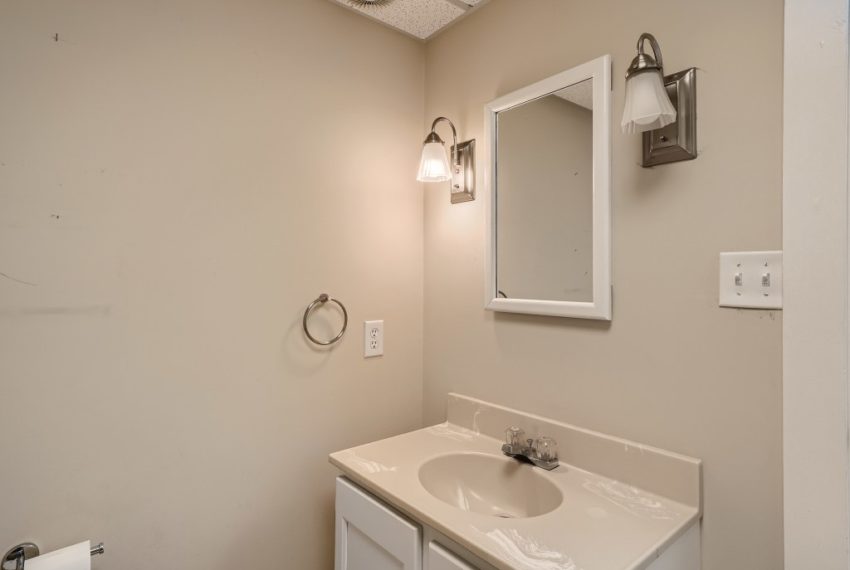 1670 Crestline Dr NE Atlanta GA - MLS Sized - 029 - 34 Lower Level Bathroom