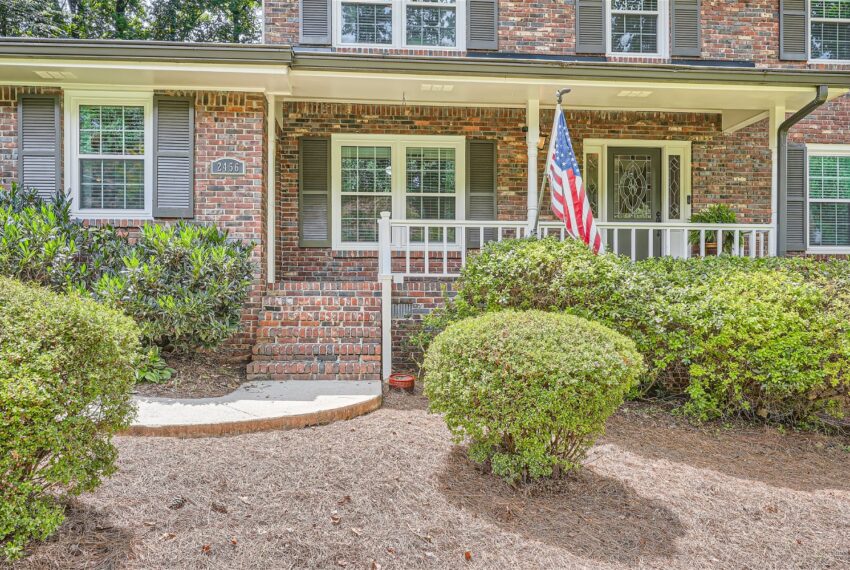 2456 Helmsdale Drive NE - Web Quality - 003 - 06 Exterior Front Entry