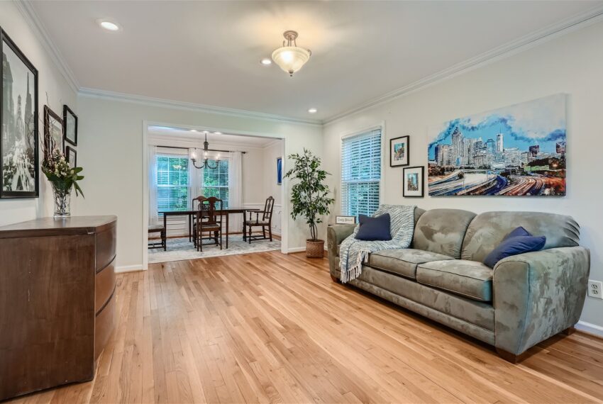 2456 Helmsdale Drive NE - Web Quality - 005 - 09 Living Room