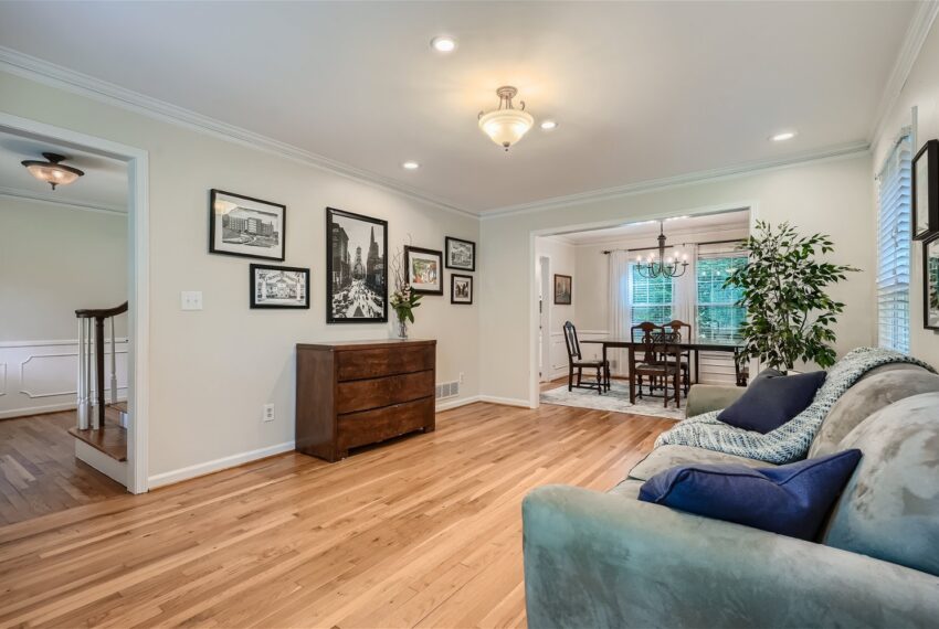 2456 Helmsdale Drive NE - Web Quality - 006 - 12 Living Room