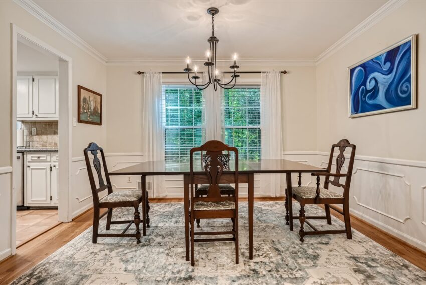 2456 Helmsdale Drive NE - Web Quality - 008 - 14 Dining Room Feature