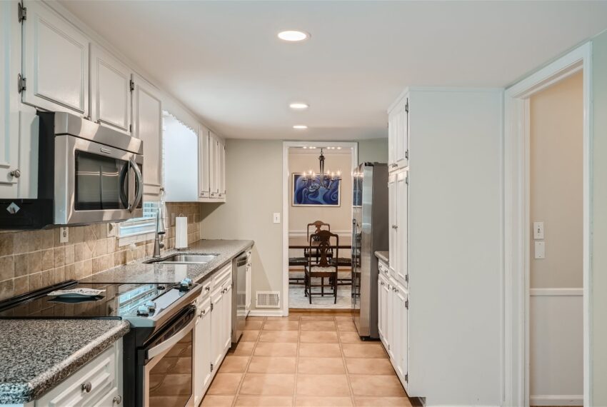 2456 Helmsdale Drive NE - Web Quality - 011 - 17 Kitchen Feature