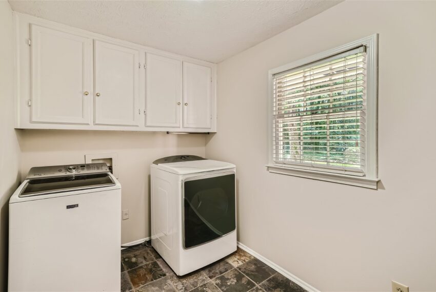 5560 Rosser Rd - Web Quality - 028 - 30 Laundry Room