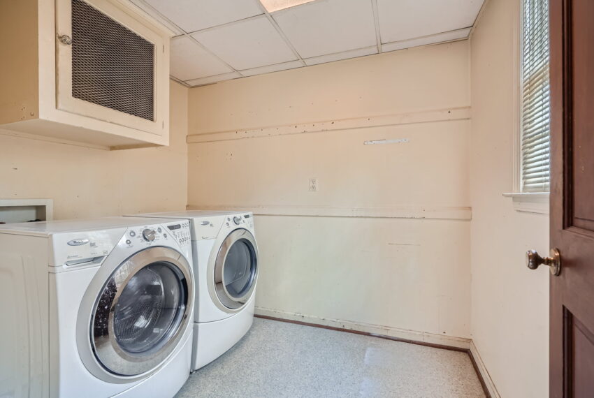 2255 Shasta Way NE - Web Quality - 033 - 58 Lower Level Laundry Room