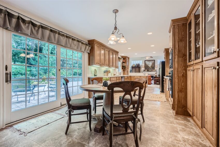 2103 Oakawana Rd NE - Web Quality - 021 - 31 Breakfast Area