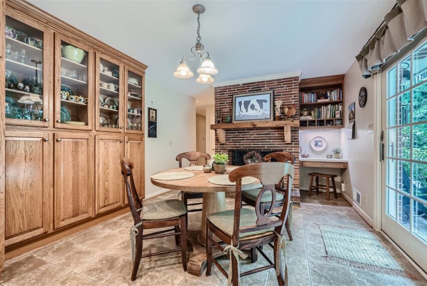 2103 Oakawana Rd NE - Web Quality - 022 - 33 Breakfast Area