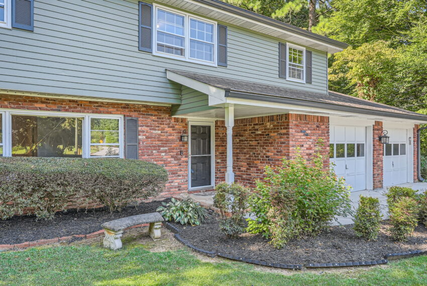 3943 tipperary Trail - Web Quality - 003 - 07 Exterior Front Entry