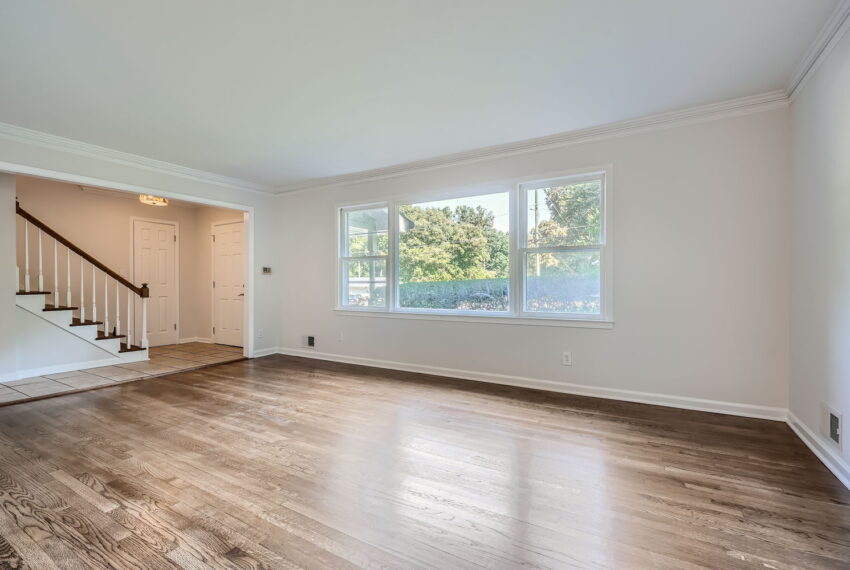 3943 tipperary Trail - Web Quality - 005 - 14 Living Room