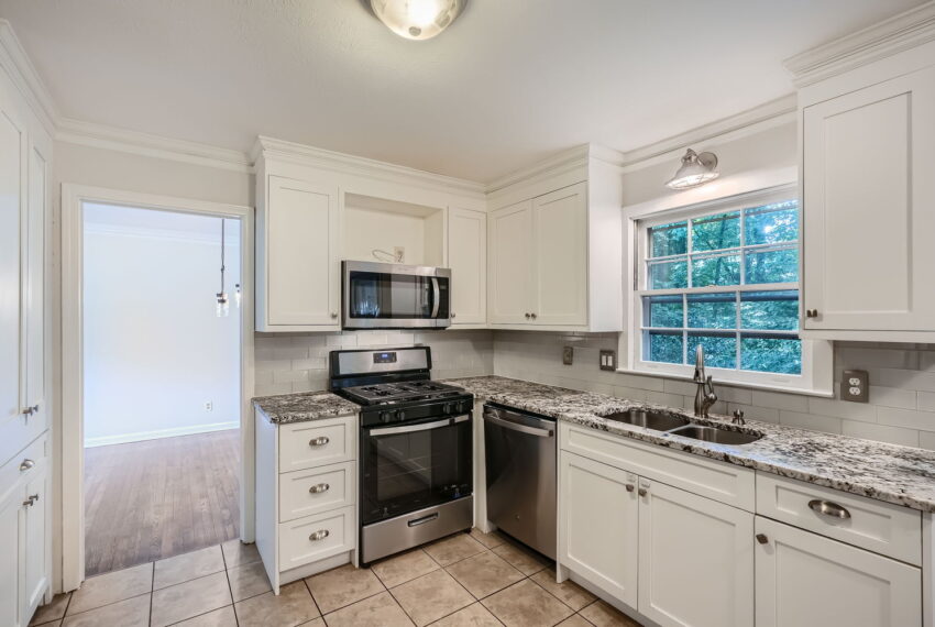 3943 tipperary Trail - Web Quality - 008 - 22 Kitchen