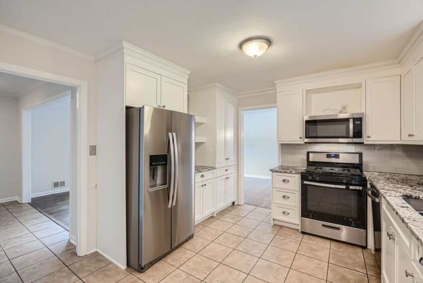 3943 tipperary Trail - Web Quality - 011 - 27 Kitchen