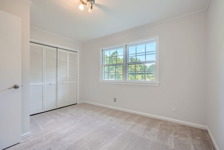 3943 tipperary Trail - Web Quality - 020 - 45 2nd Floor Bedroom