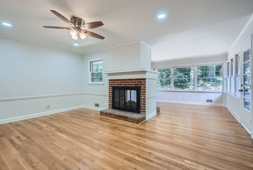 3132 Randolph Rd NE - Web Quality - 012 - 26 Family Room