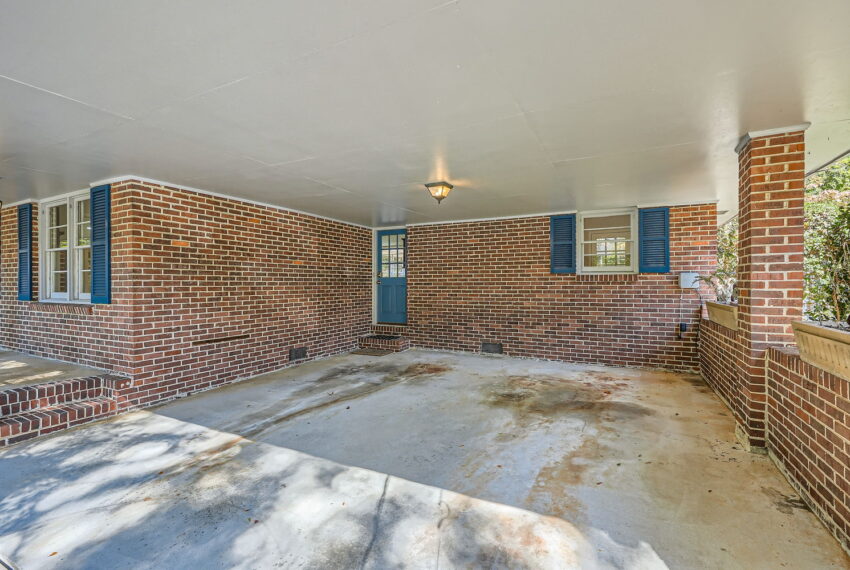 3132 Randolph Rd NE - Web Quality - 028 - 66 Garage Exterior