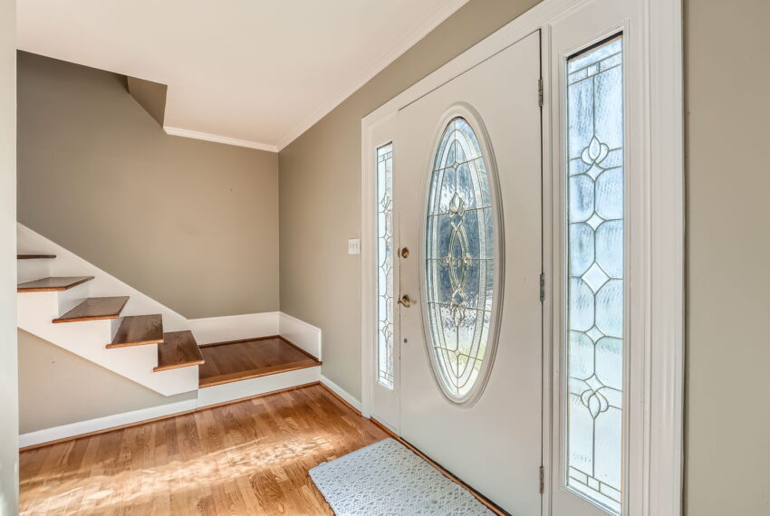 2958 Applewood Ct NE - Web Quality - 004 - 04 Foyer