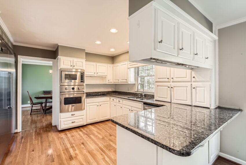 2958 Applewood Ct NE - Web Quality - 010 - 11 Kitchen