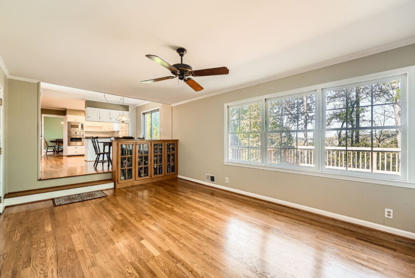 2958 Applewood Ct NE - Web Quality - 013 - 15 Family Room