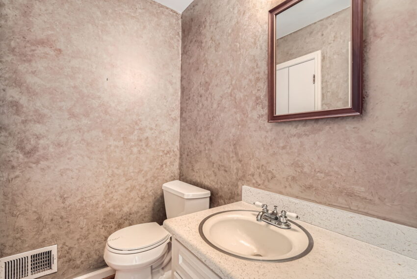 2958 Applewood Ct NE - Web Quality - 014 - 16 Powder Room