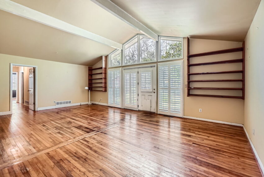 2760 Esquire Way - Web Quality - 022 - 26 Detached Living Room