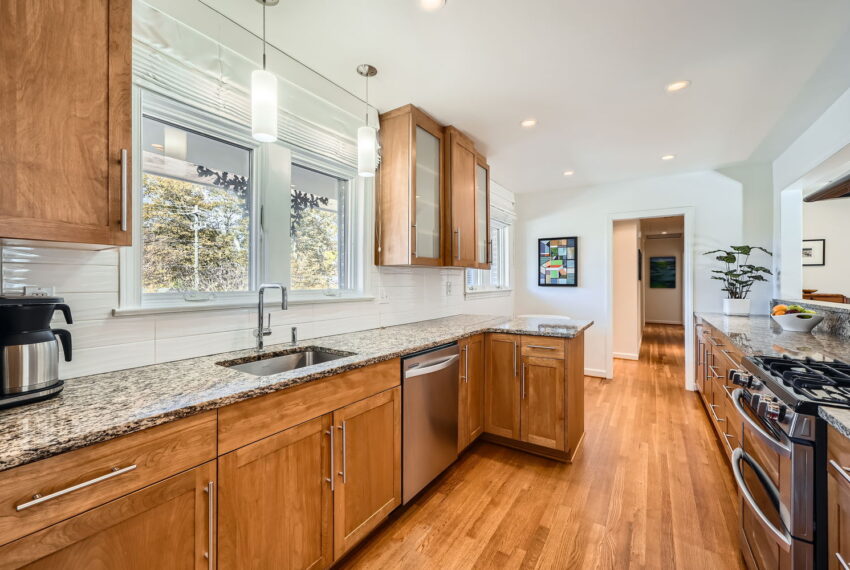 1379 Christmas Ln NE - Web Quality - 010 - 11 Kitchen