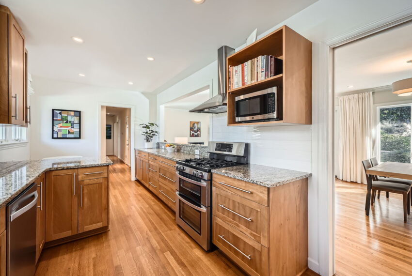 1379 Christmas Ln NE - Web Quality - 011 - 12 Kitchen