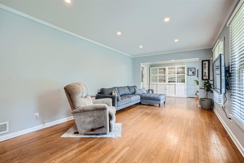 2334 Echo Hills Cir NE - Web Quality - 011 - 19 Living Room