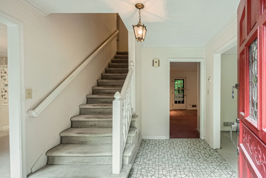 2034 Starfire Dr NE - Web Quality - 008 - 10 Foyer