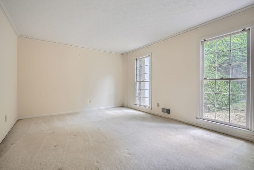 2034 Starfire Dr NE - Web Quality - 013 - 16 Living Room