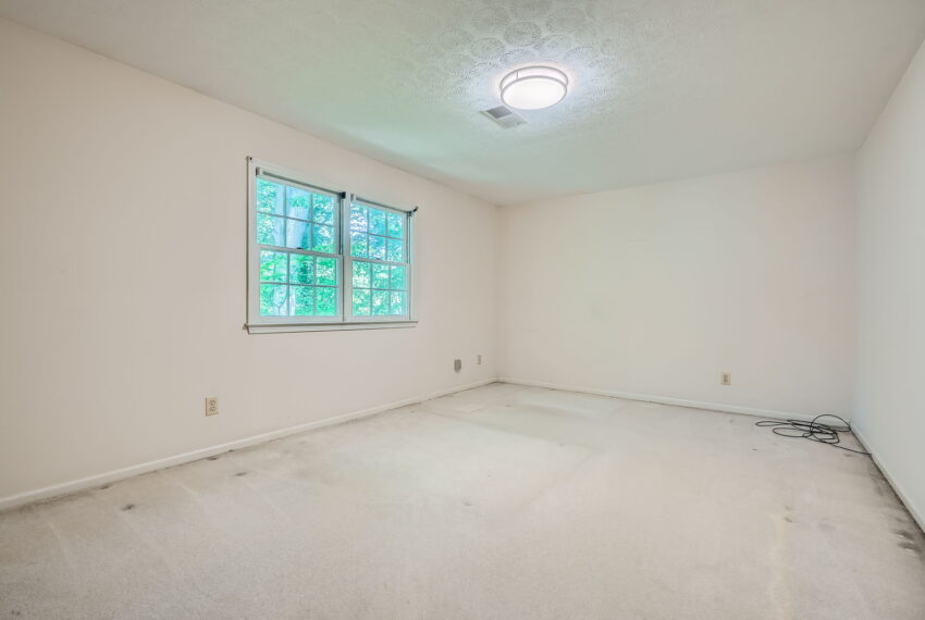 2034 Starfire Dr NE - Web Quality - 026 - 39 2nd Floor Bedroom
