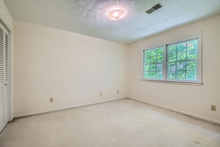 2034 Starfire Dr NE - Web Quality - 028 - 41 2nd Floor Bedroom