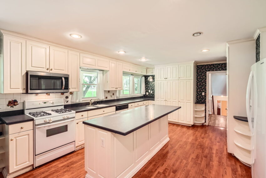 5401 Smoke Rise Dr - Web Quality - 009 - 15 Kitchen