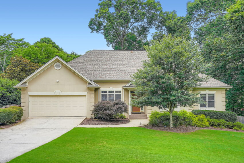2676 Varner Dr NE - Web Quality - 001 - 01 Exterior Front-Edit