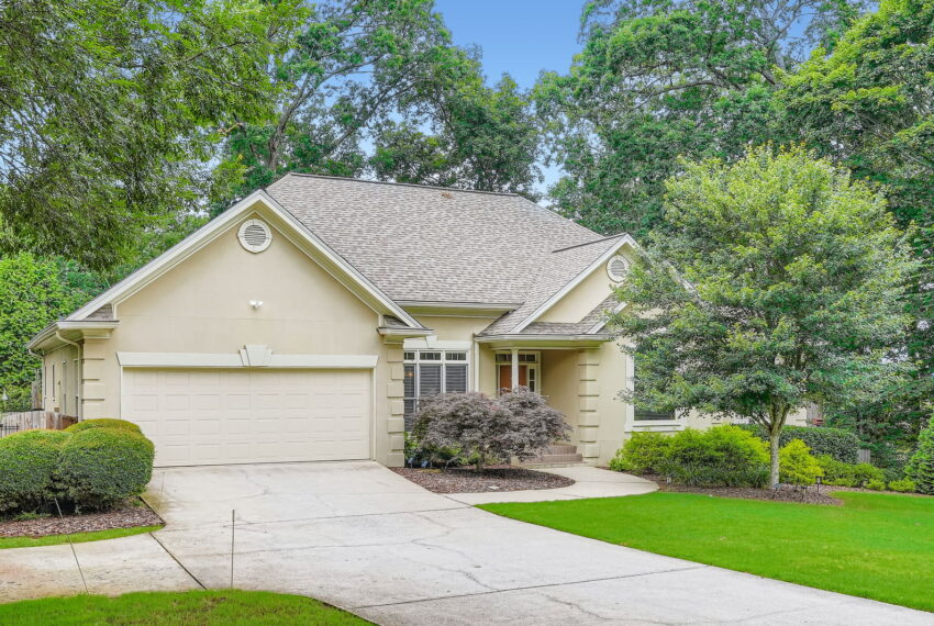 2676 Varner Dr NE - Web Quality - 003 - 02 Exterior Front-Edit