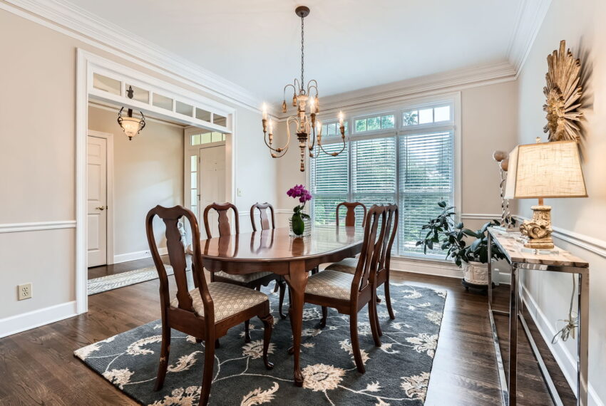 2676 Varner Dr NE - Web Quality - 015 - 18 Dining Room