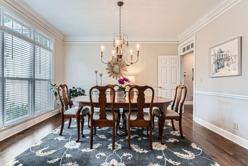 2676 Varner Dr NE - Web Quality - 018 - 19 Dining Room Feature
