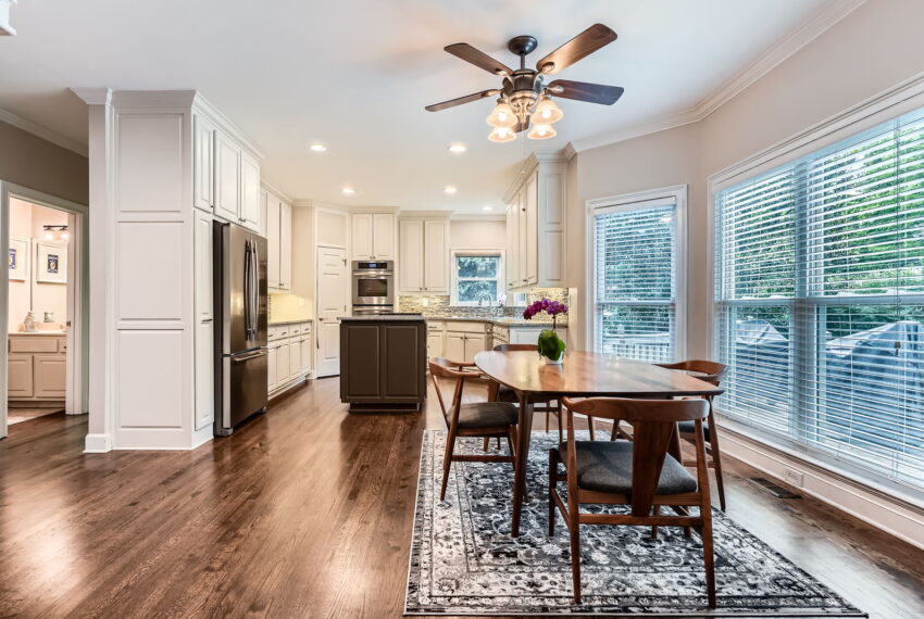 2676 Varner Dr NE - Web Quality - 024 - 29 Breakfast Area Feature