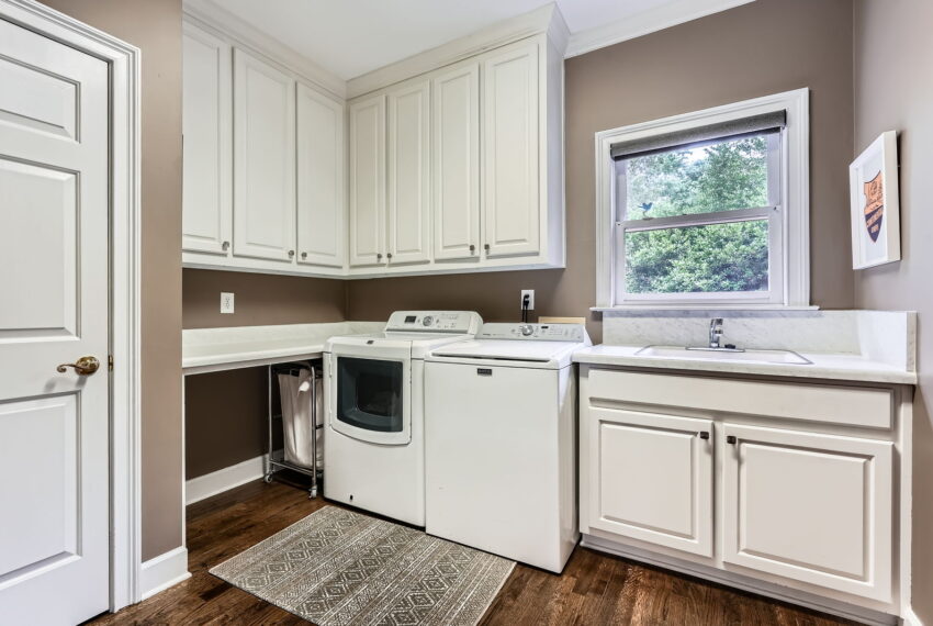 2676 Varner Dr NE - Web Quality - 041 - 57 Laundry Room