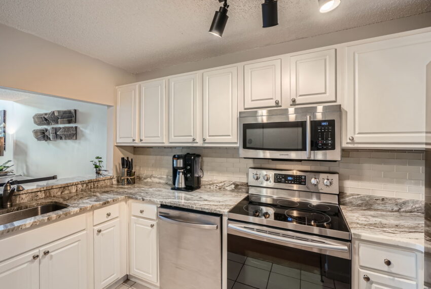 3655 Habersham Rd NE 344 - Web Quality - 023 - 36 Kitchen